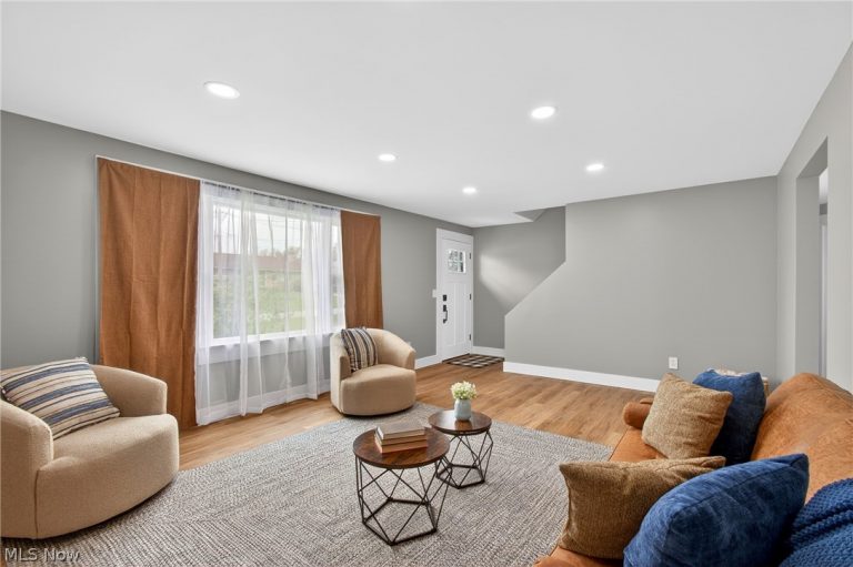 2703 Joseph Place, Canton, OH - Photo 8