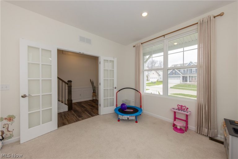 766 River Run Road, Aurora, OH - Photo 8