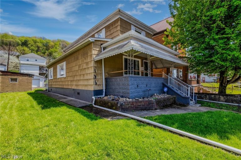 942 Virginia Avenue, Follansbee, WV - Photo 6