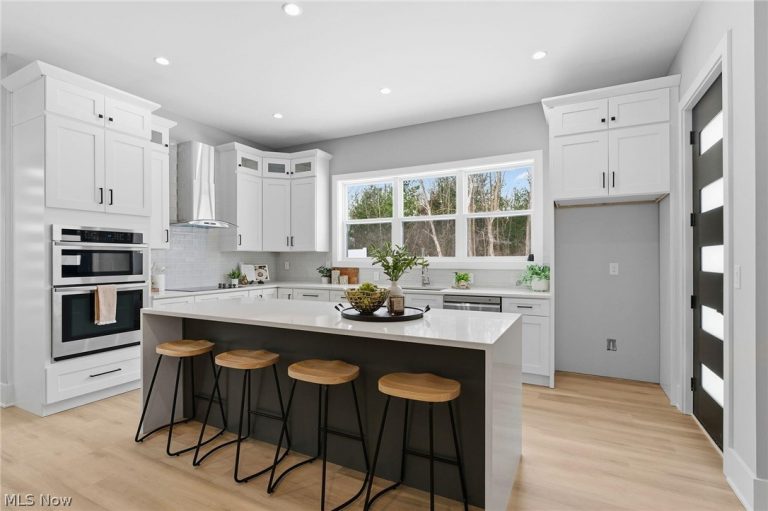 2069 Mattingly Road, Hinckley, OH - Photo 5