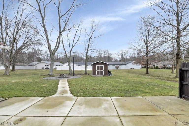 5047 Shady Moss Lane, North Ridgeville, OH - Photo 5