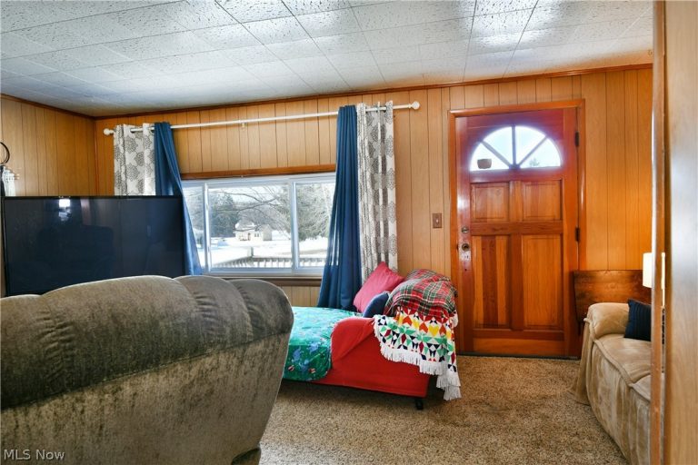 3682 Ridge Road, Cortland, OH - Photo 5