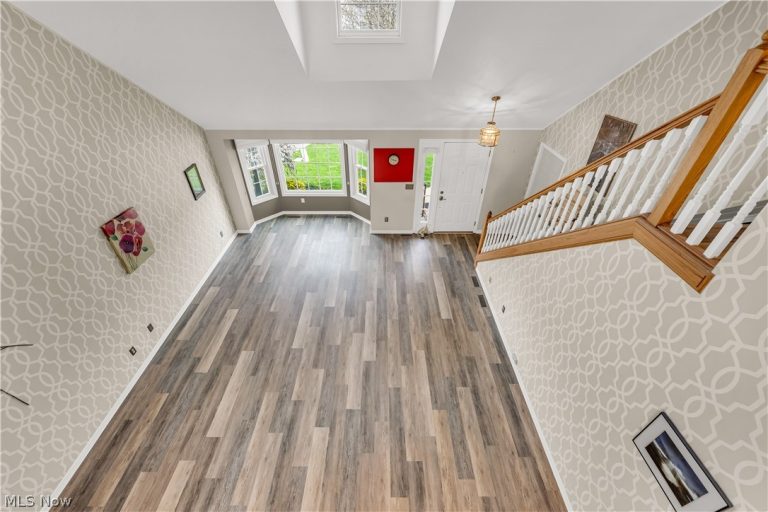 16090 Yarmouth Oval, Middleburg Heights, OH - Photo 8