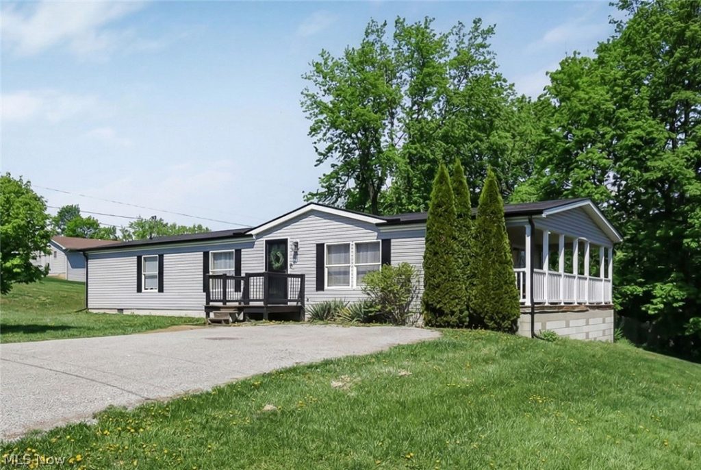 180 Rusty Rifle Road, Zanesville, OH