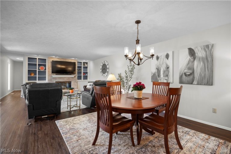 13081 Olympus Way, Strongsville, OH - Photo 5