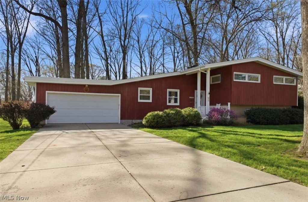 6972 Ronjoy Place, Youngstown, OH