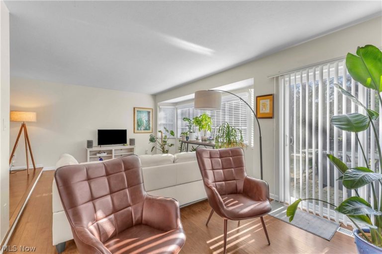 1748 Walnut Lane #32, Rocky River, OH - Photo 6
