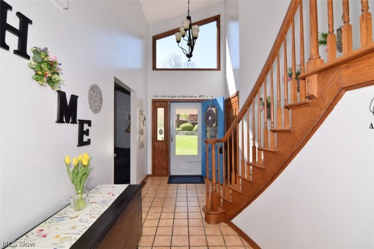 9509 Catalpa Circle, Mentor, OH - Photo 2