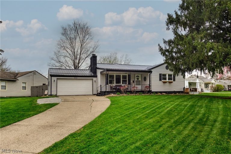 2700 Christine Lane, Youngstown, OH, 44511