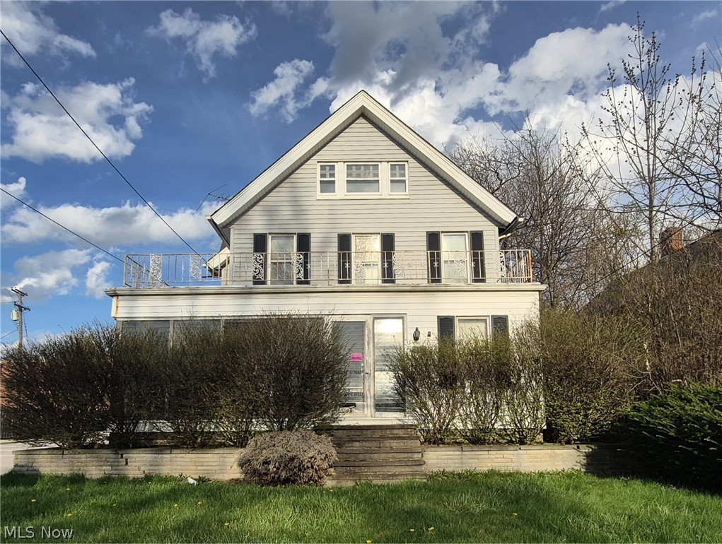 2023 Warren Road, Lakewood, OH