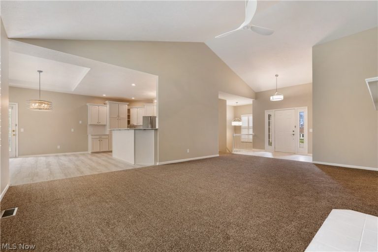 4456 Red Panda Circle, Massillon, OH - Photo 5