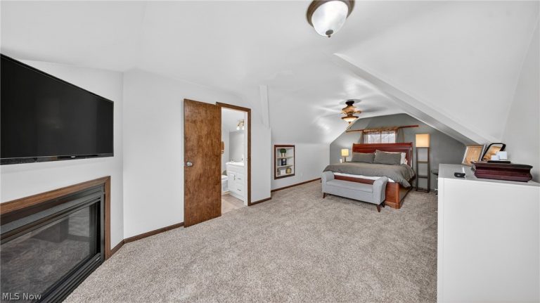 6716 Charles Road, North Olmsted, OH - Photo 8