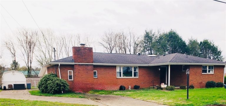 2313 Rockland Avenue, Belpre, OH, 45714