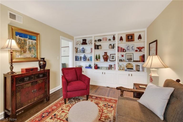 2808 Van Aken Boulevard #3, Cleveland, OH - Photo 6