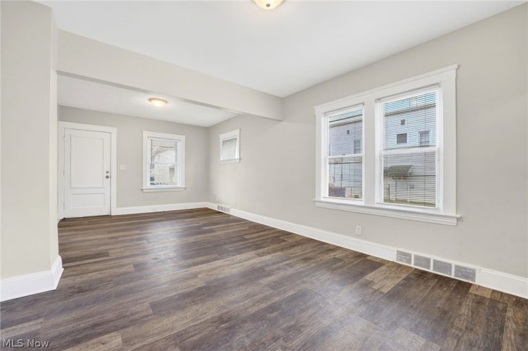 3726 Newark Avenue, Cleveland, OH - Photo 3