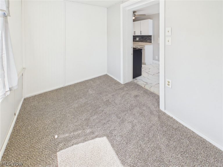 2702 Cleveland Avenue, Parkersburg, WV - Photo 8