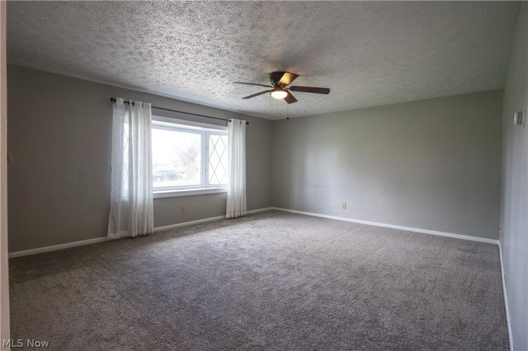 6751 Oakwood Road, Parma Heights, OH - Photo 2