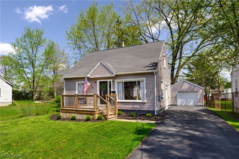 1424 Clemmens Avenue, Warren, OH - Photo 2