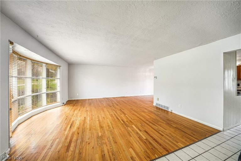 1040 Rose Boulevard, Highland Heights, OH - Photo 5