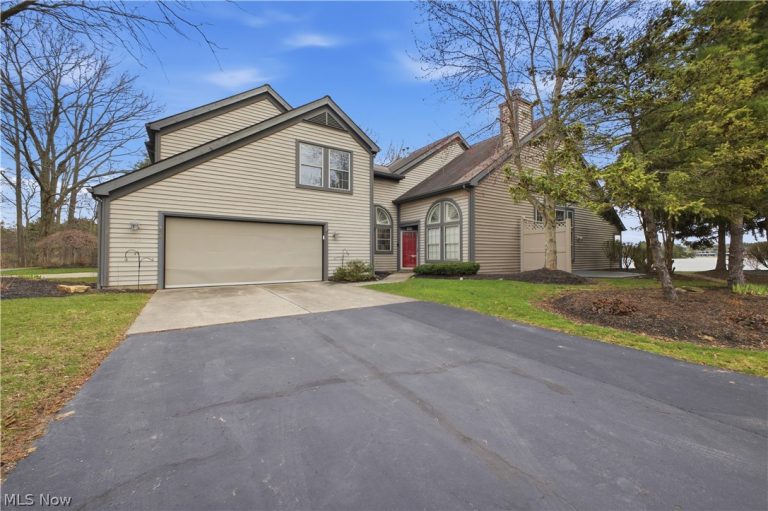 424 Bayshore Drive #3, Columbiana, OH - Photo 2