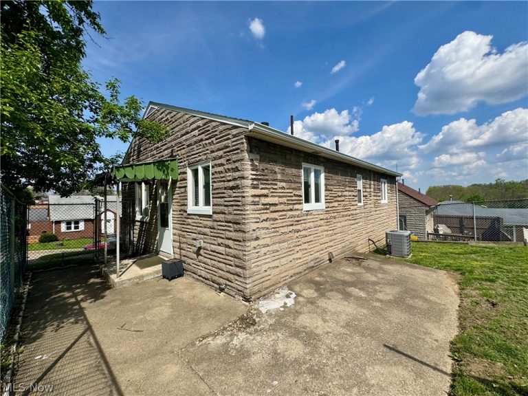 164 MCKINLEY Road, Weirton, WV - Photo 3