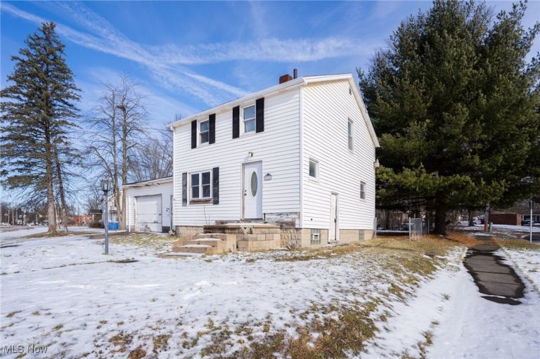 2143 Central Parkway Avenue, Warren, OH - Photo 4