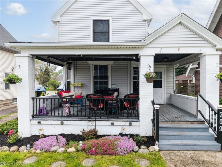 209 Gulf Road, Elyria, OH - Photo 3