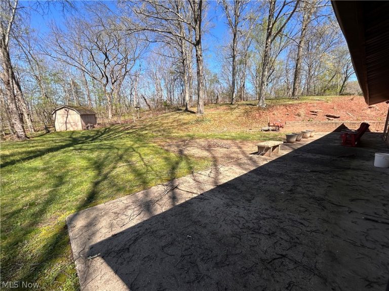 105 Colegate Woods Drive, Marietta, OH - Photo 5