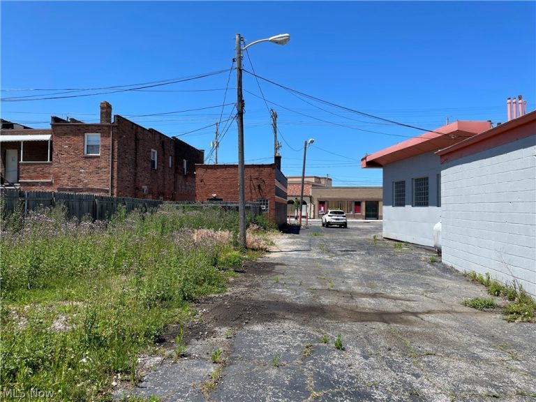 751 185th Street, Cleveland, OH - Photo 5