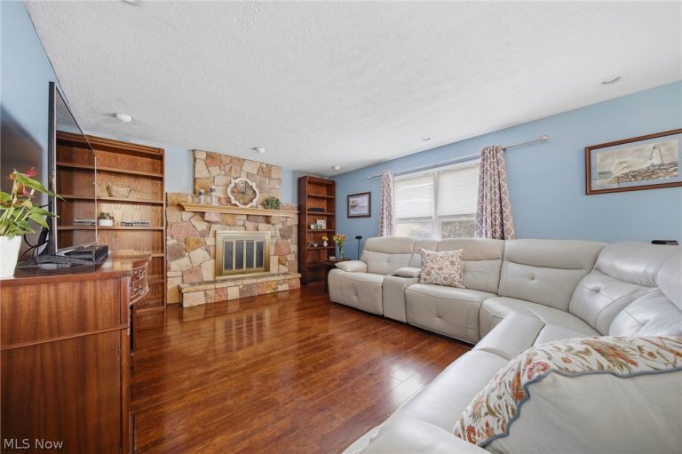 5856 Linder Circle, Canton, OH - Photo 8