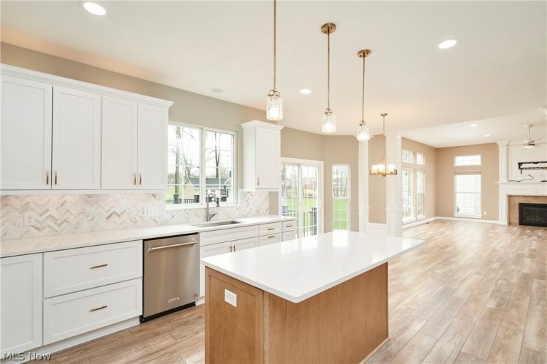 4355 Willow Wood Way, Uniontown, OH - Photo 8