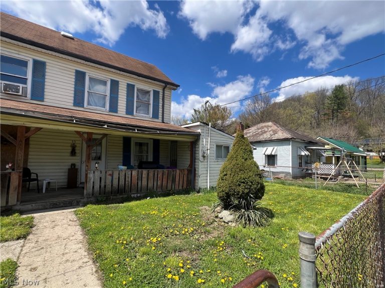 19 Locust Street, Glouster, OH - Photo 3