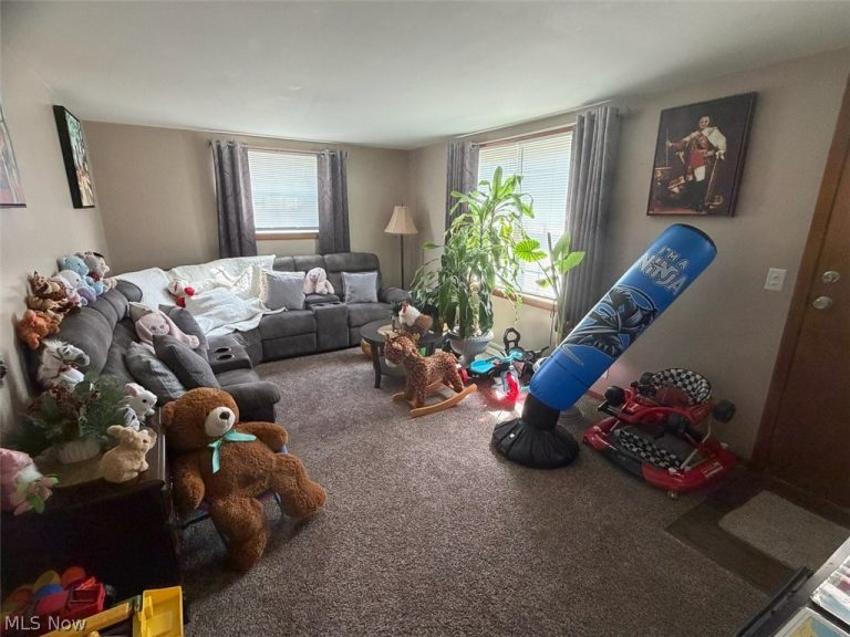 6395 Easton Street, Louisville, OH - Photo 6