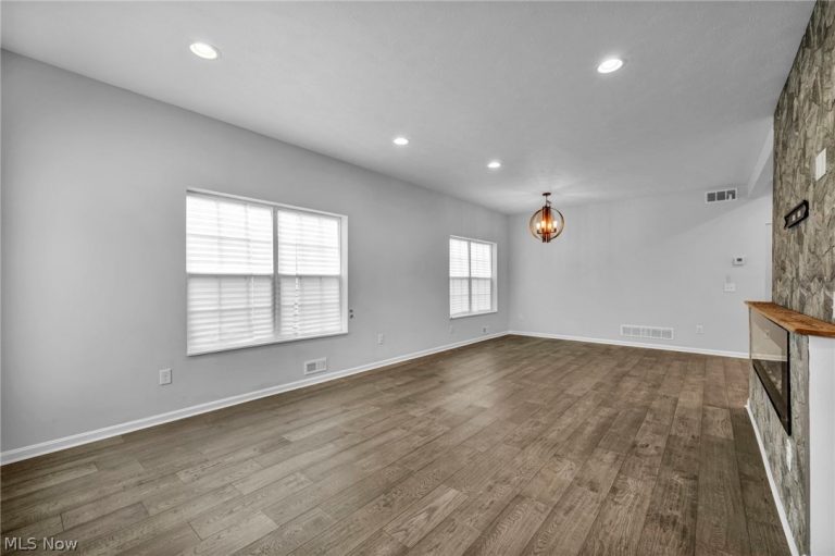 2145 Taylor Road, Cleveland Heights, OH - Photo 3