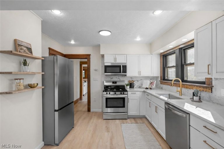 2206 Westminster Road, Cleveland Heights, OH - Photo 3