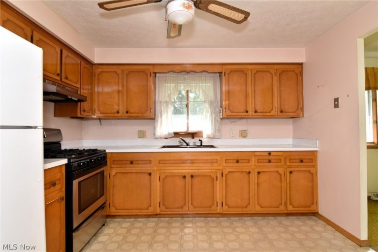 6531 Arbordale Avenue, Solon, OH - Photo 4