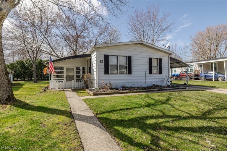 15 Kimberly Lane, Olmsted Twp, OH, 44138