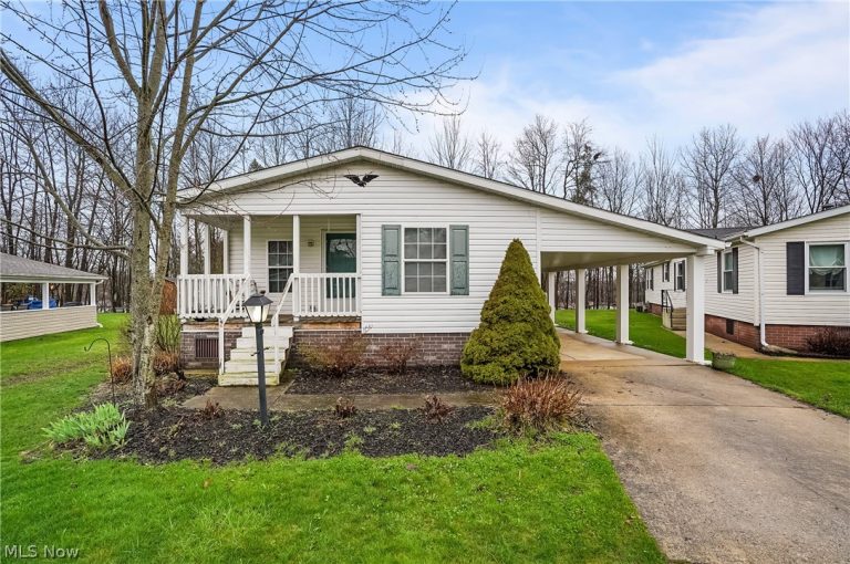 228 Troy Oaks Drive, Hiram, OH - Photo 4