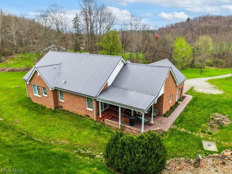 3139 Camille Road, Sherrodsville, OH - Photo 5