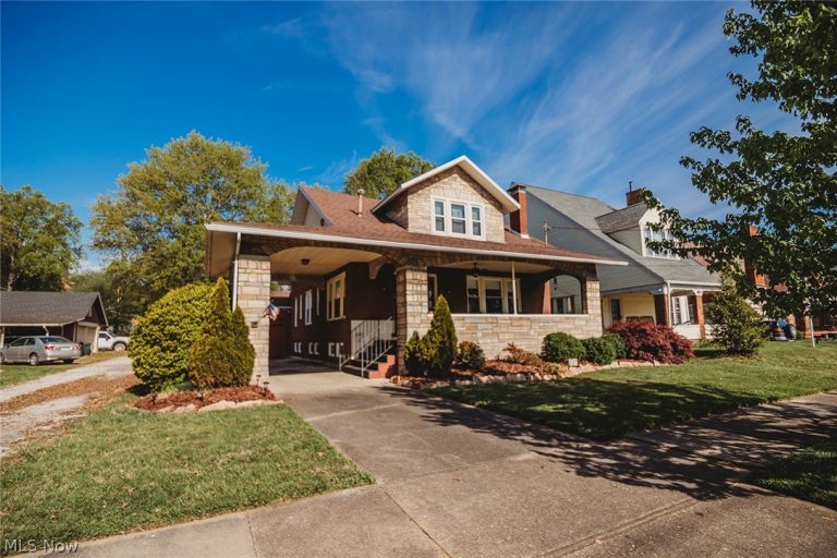 2107 PARK Avenue, Parkersburg, WV - Photo 3