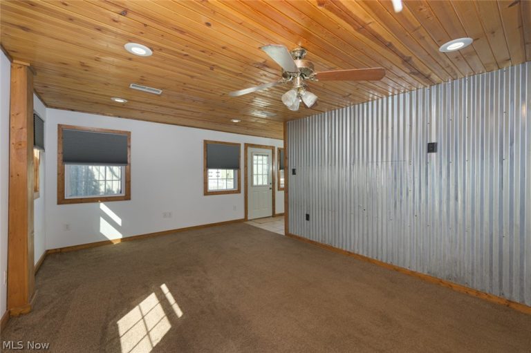 204 Prospect Avenue, Hartville, OH - Photo 8
