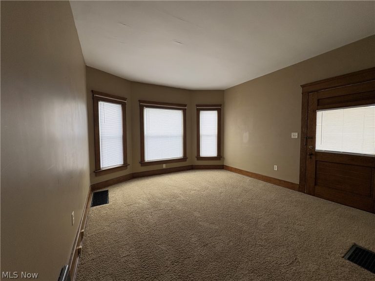 404 3rd Street, New Philadelphia, OH - Photo 5