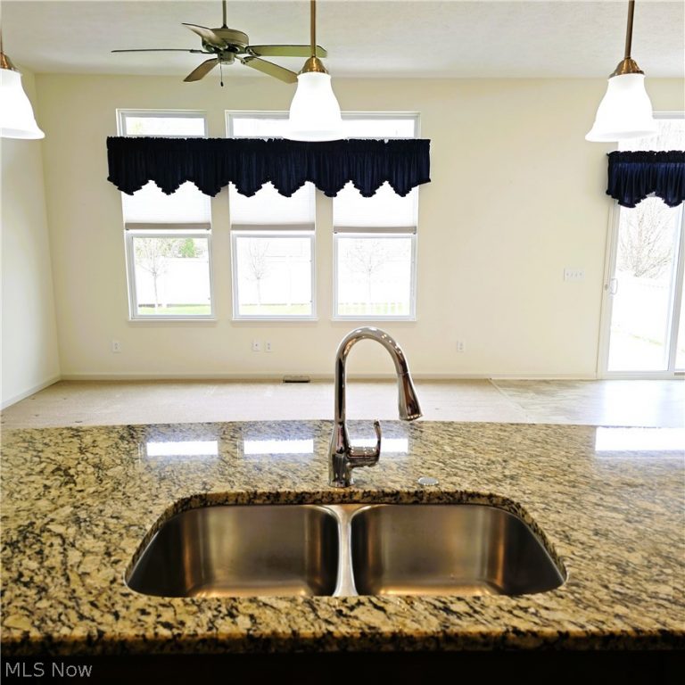 5137 Hartwell Lane, Brunswick Hills, OH - Photo 4