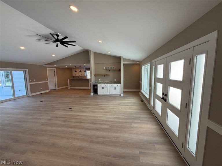 3940 Ellendale Road, Chagrin Falls, OH - Photo 2