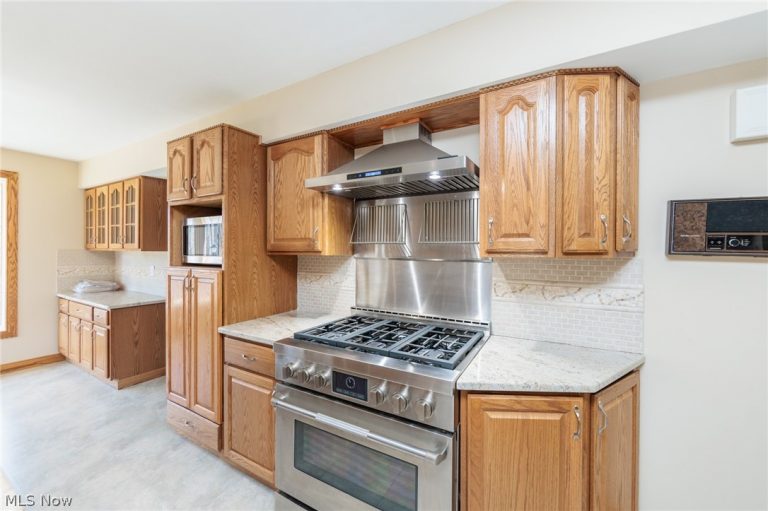 45 River Road, Hinckley, OH - Photo 5