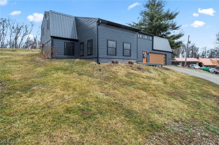 3805 Botson Lane, Cambridge, OH - Photo 3