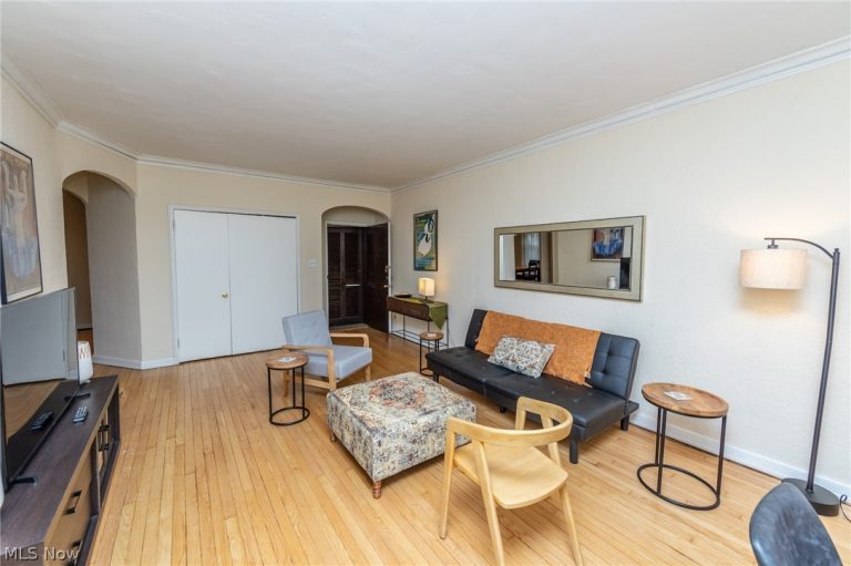 2330 Euclid Heights Boulevard #105, Cleveland Heights, OH - Photo 4