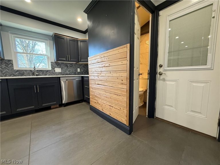 409 Melbourne Avenue, Boardman, OH - Photo 5