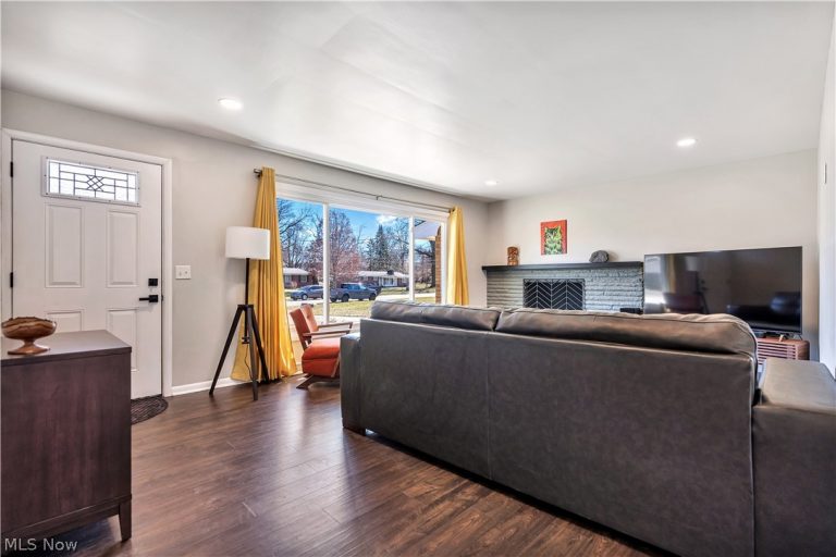 605 Briar Avenue, North Canton, OH - Photo 6