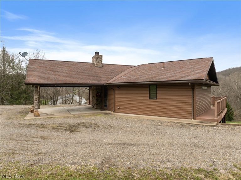 55575 Clover Ridge Road, Jacobsburg, OH - Photo 5